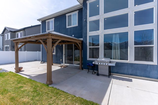 2079 S 1825 W, Woods Cross, UT 84087