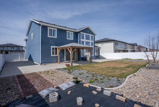 2079 S 1825 W, Woods Cross, UT 84087