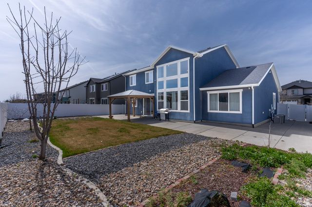 2079 S 1825 W, Woods Cross, UT 84087