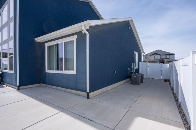 2079 S 1825 W, Woods Cross, UT 84087