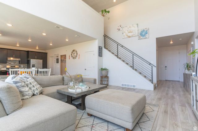 2079 S 1825 W, Woods Cross, UT 84087