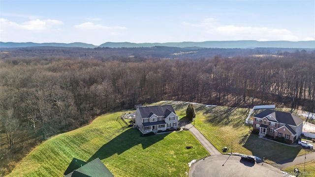 102 Luthien Forest Road, Rock Tavern, NY 12553