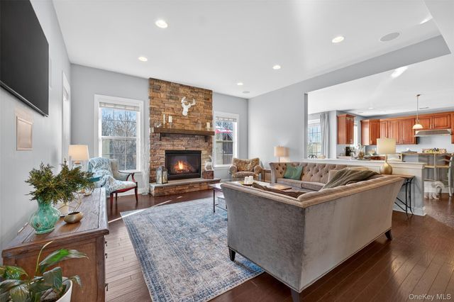 102 Luthien Forest Road, Rock Tavern, NY 12553