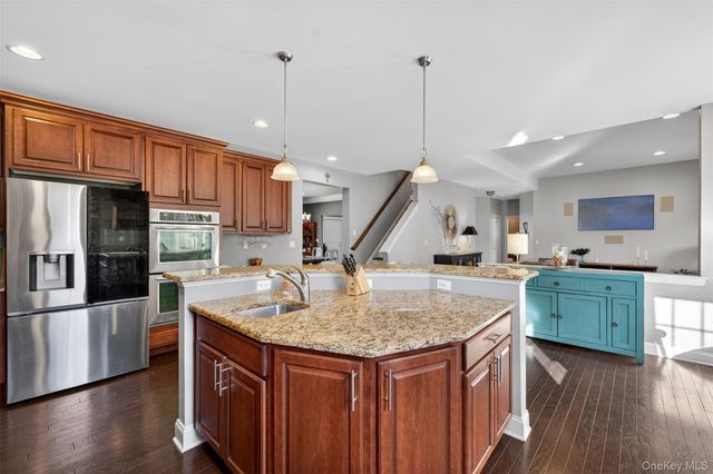 102 Luthien Forest Road, Rock Tavern, NY 12553