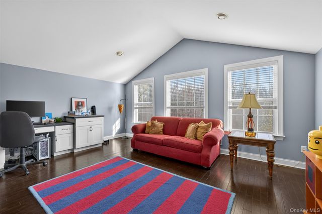 102 Luthien Forest Road, Rock Tavern, NY 12553