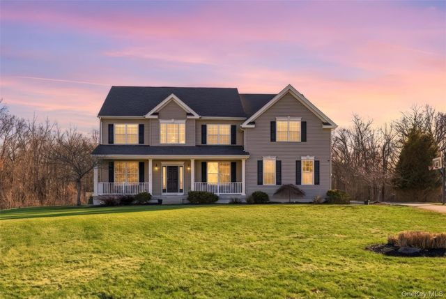 102 Luthien Forest Road, Rock Tavern, NY 12553