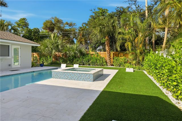 635 Gardenia Lane, Vero Beach, FL 32963