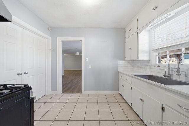 1633 S Maple Avenue, Bartlesville, OK 74003