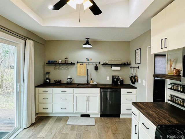 3584 Ashview Street, West Bloomfield Charter Township, MI 48324