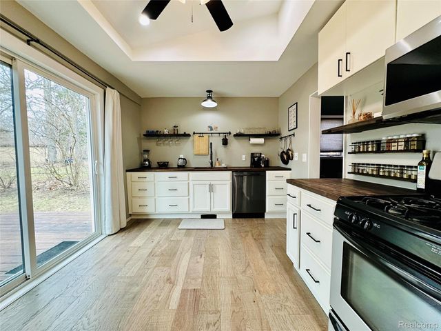 3584 Ashview Street, West Bloomfield Charter Township, MI 48324