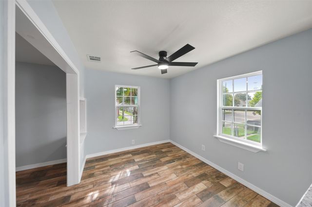 2222 44th Street, Galveston, TX 77550
