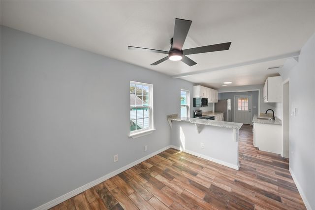 2222 44th Street, Galveston, TX 77550