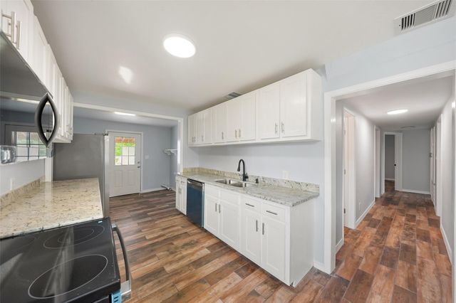 2222 44th Street, Galveston, TX 77550