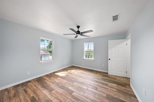 2222 44th Street, Galveston, TX 77550