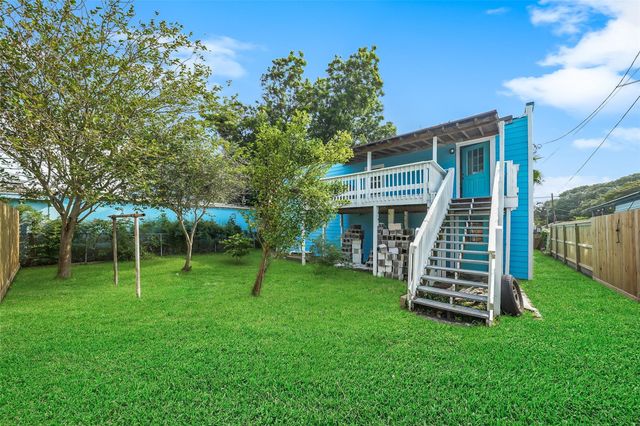 2222 44th Street, Galveston, TX 77550