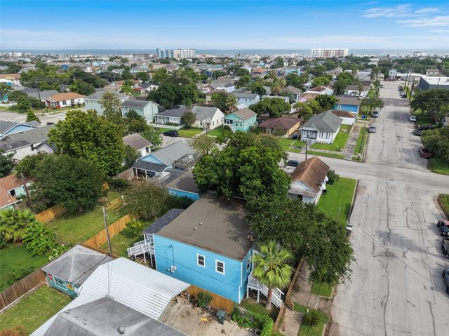 2222 44th Street, Galveston, TX 77550