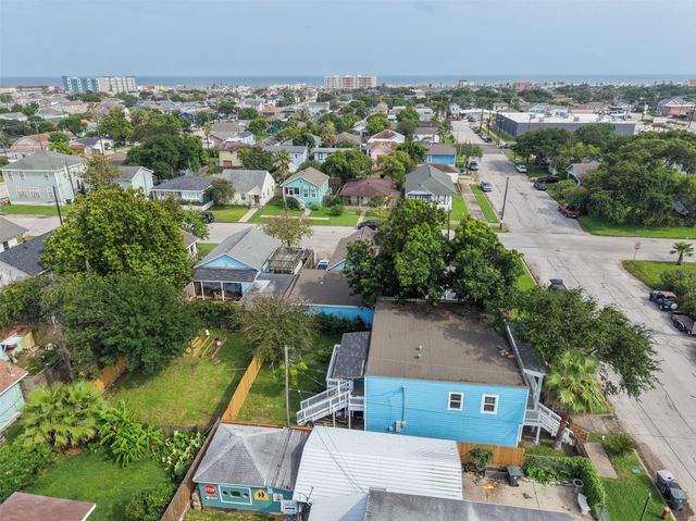 2222 44th Street, Galveston, TX 77550