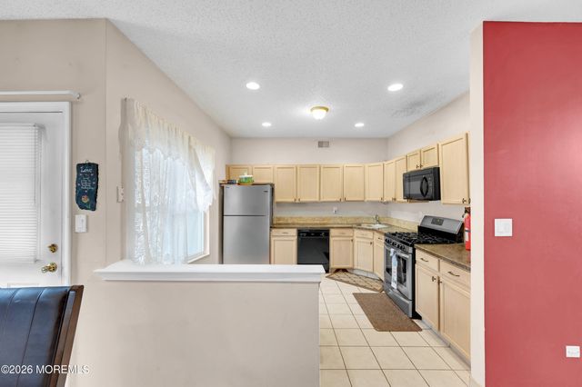 96 Cranbrook Court, Holmdel, NJ 07733