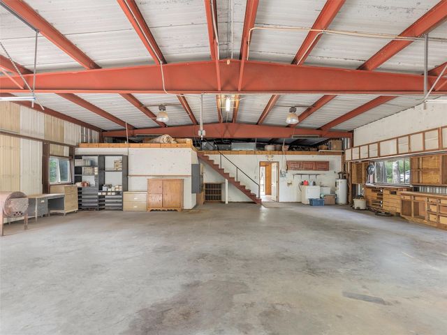 571 Pine Canyon DR, Smithville, TX 78957