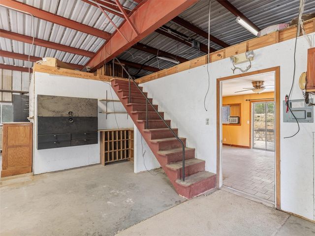 571 Pine Canyon DR, Smithville, TX 78957