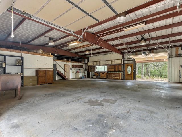 571 Pine Canyon DR, Smithville, TX 78957