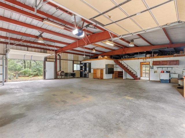 571 Pine Canyon DR, Smithville, TX 78957