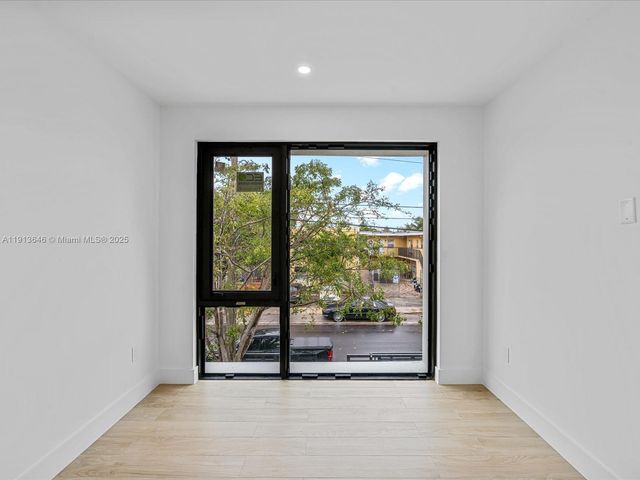 3616 Thomas Ave, Miami, FL 33133