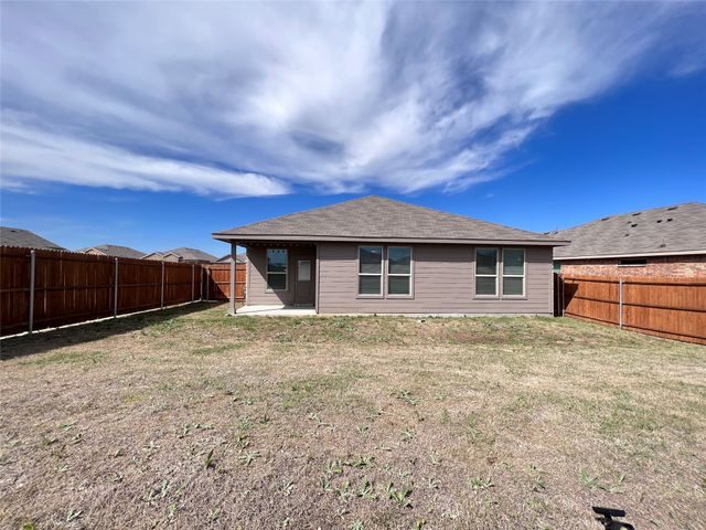 617 Blacktail Drive, Fort Worth, TX 76131