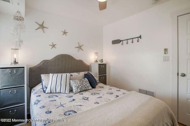 369 W 8th Street 4, Ship Bottom, NJ 08008