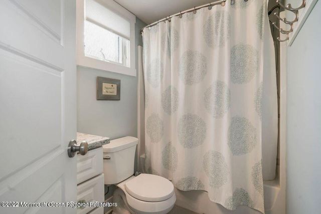 369 W 8th Street 4, Ship Bottom, NJ 08008
