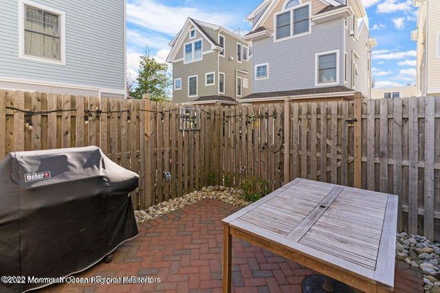 369 W 8th Street 4, Ship Bottom, NJ 08008