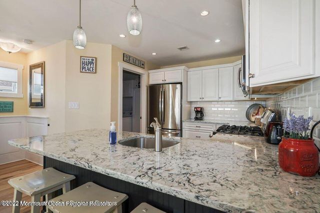 369 W 8th Street 4, Ship Bottom, NJ 08008