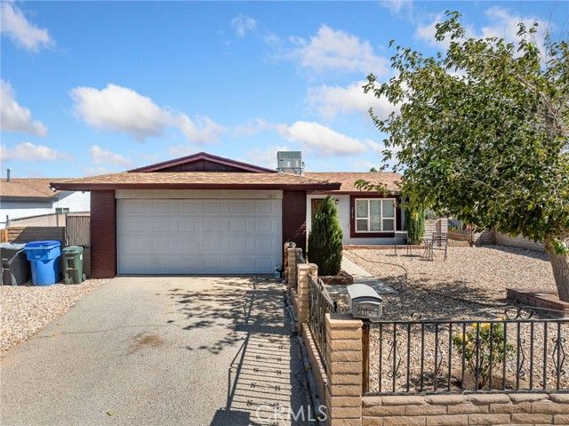 2013 Rushmore, Barstow, CA 92311