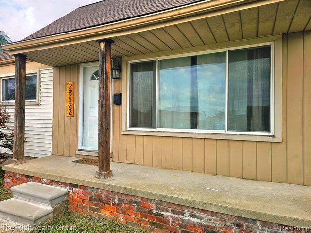 28522 Cambridge Street, Garden City, MI 48135