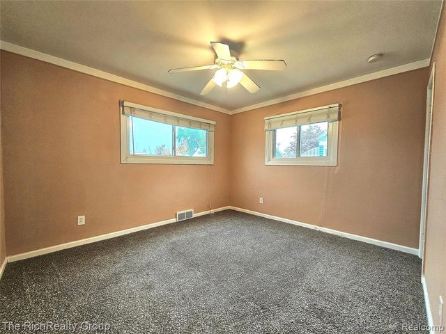 28522 Cambridge Street, Garden City, MI 48135