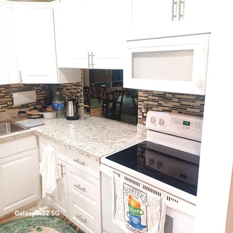 155 LAKE MERYL Drive, West Palm Beach, FL 33411