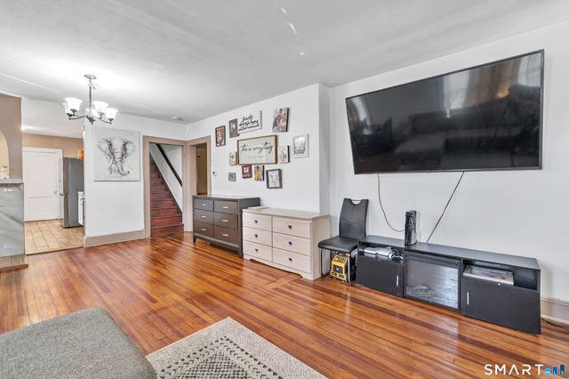 17 Reynolds Avenue, Stamford, CT 06905