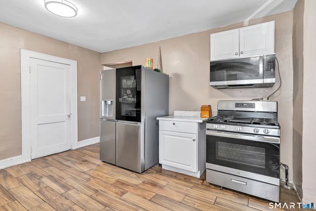 17 Reynolds Avenue, Stamford, CT 06905