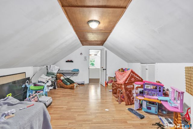 17 Reynolds Avenue, Stamford, CT 06905