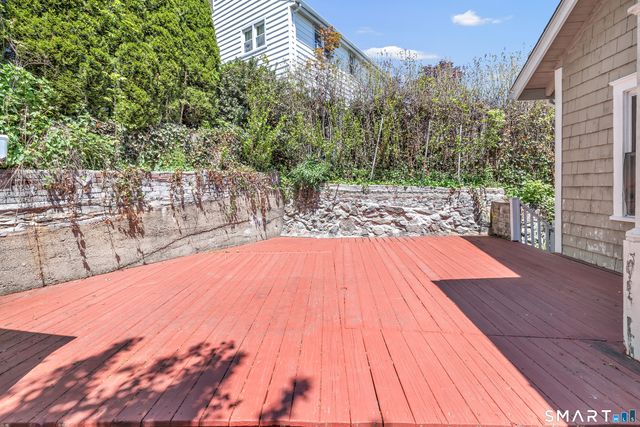 17 Reynolds Avenue, Stamford, CT 06905
