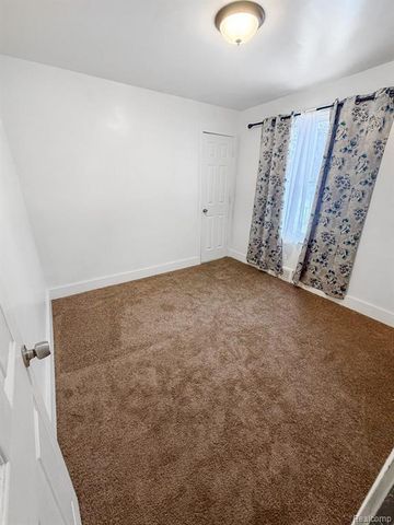8805 Whitlock Avenue, Dearborn, MI 48126