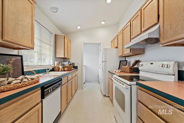 698 S Malaga Ln, Boise, ID 83709