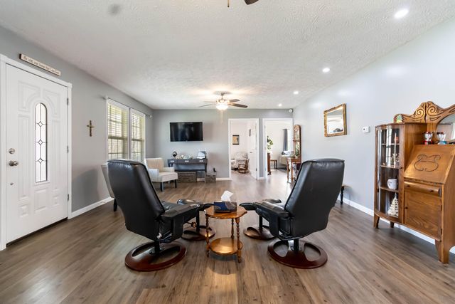 6422 The Day Ridge Road, Whitley City, KY 42653