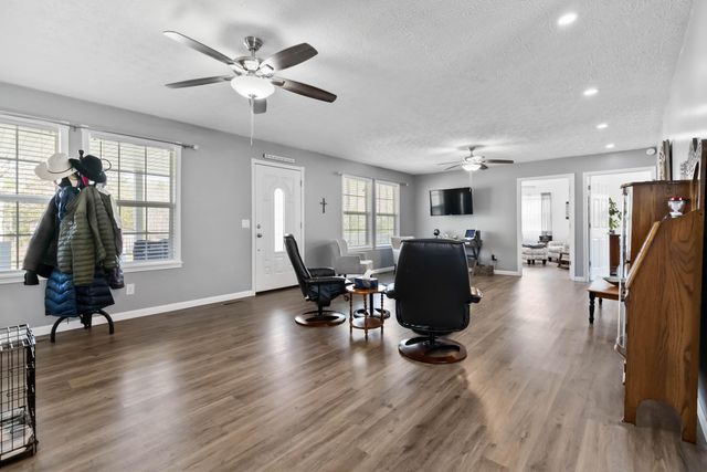 6422 The Day Ridge Road, Whitley City, KY 42653