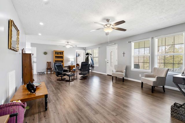 6422 The Day Ridge Road, Whitley City, KY 42653