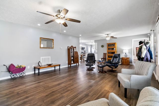 6422 The Day Ridge Road, Whitley City, KY 42653