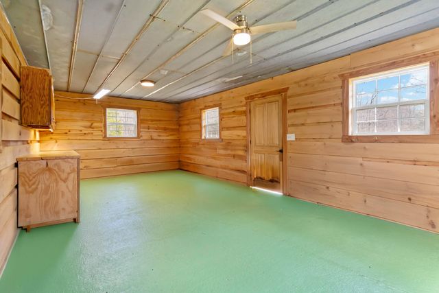 6422 The Day Ridge Road, Whitley City, KY 42653