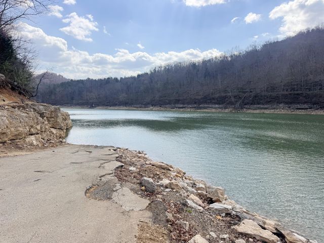 6422 The Day Ridge Road, Whitley City, KY 42653