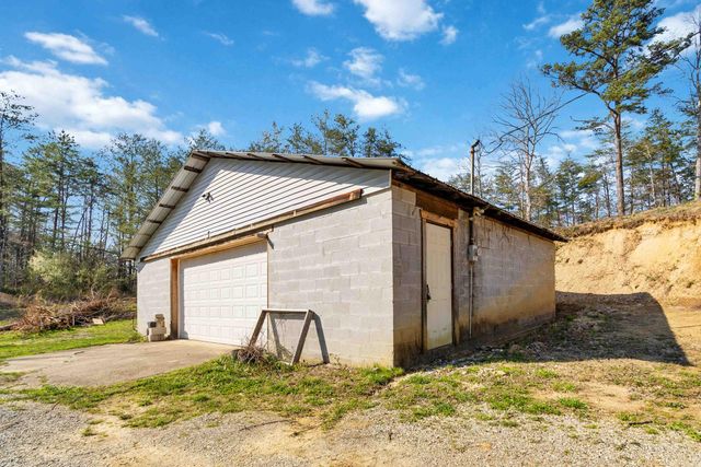 6422 The Day Ridge Road, Whitley City, KY 42653