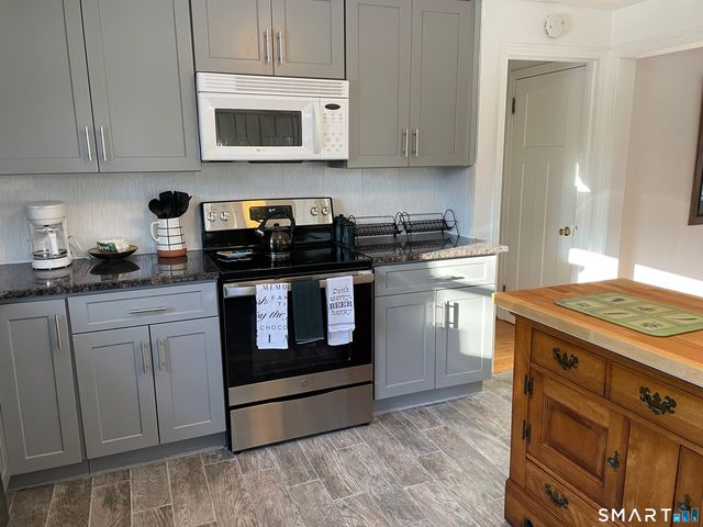 1347 Hall Boulevard, Bloomfield, CT 06002